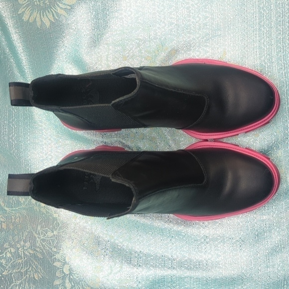 Euc Sorel Brex Black/Cactus Pink Platform Boots sz 7 - Sold Out Everywhere! - Picture 4 of 8